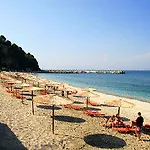 Zefiros Hotel 2*