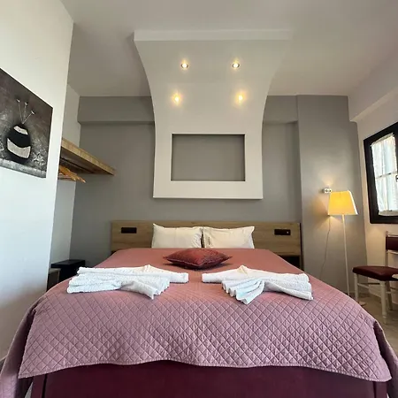 Zefiros Hotel 2*